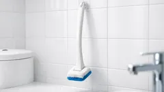 WC-Bürste schwebend aufhängen: der einfache Trick für mehr Platz im kleinen Bad