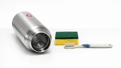 Trinkflasche reinigen ohne Spezialbürste: der Zahnbürsten-Schwamm-Trick in 5 Minuten